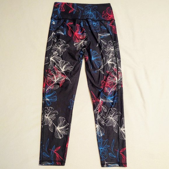 Fabletics Powerhold capri leggings, black floral - Picture 3 of 6